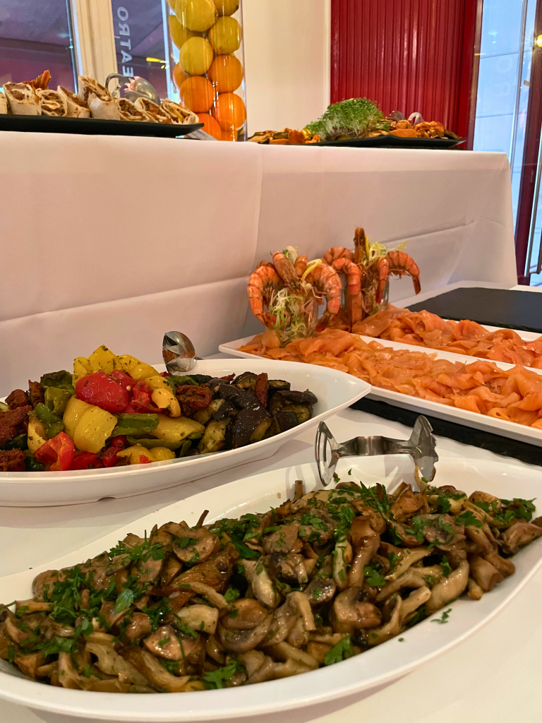 Buffet Brunch 768x1024