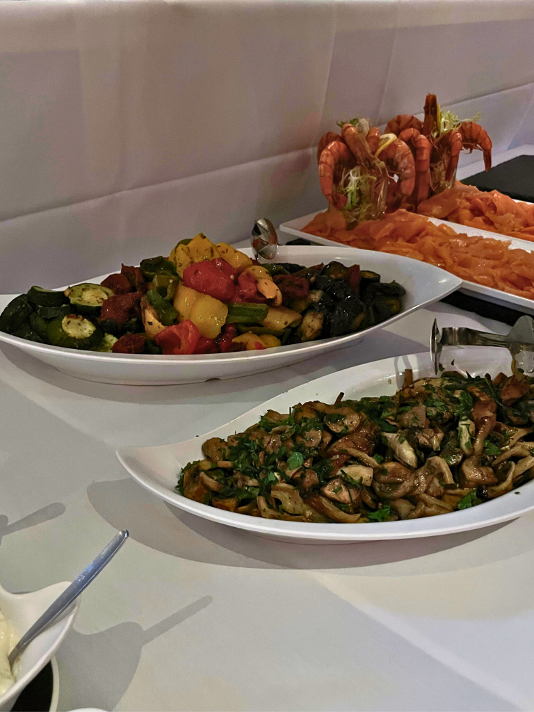 Close Up Buffet Brunch 768x1024